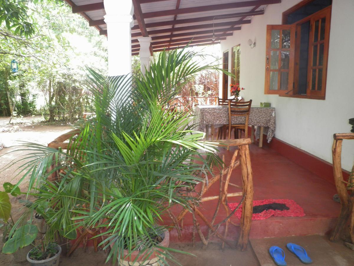 Sigiri Sansi Homestay Sigiriya Esterno foto